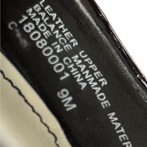 NATURALIZER Black Patent Leather Geometric Patch Peep Toe Heels Size 9M - Picture 6 of 7